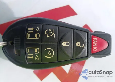 2013 Chrysler Town & Country Touring-L z USA, uszkodzony, nr VIN 2C4RC1CG8DR684708